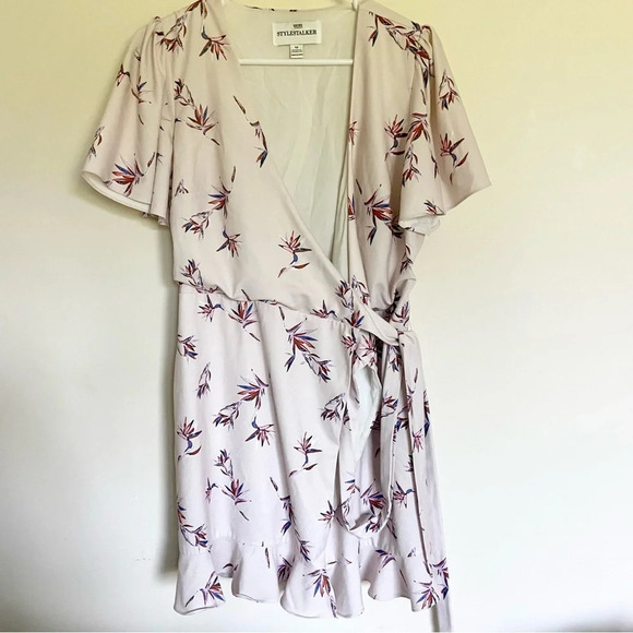 Stylestalker Penny Mini Wrap Dress Sz M Floral - Picture 6 of 6